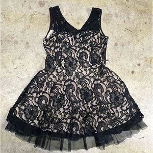 Precious lace dress